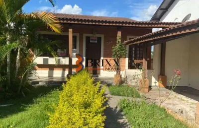 Casa em condomínio com 02 quartos - locação -arujazinho iv-arujá