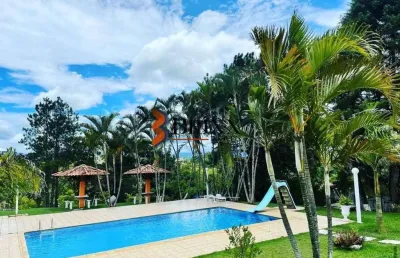 Chácara em igaratá à venda, com 21.000m2, 08 quartos, lago e piscina
