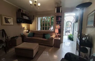 Casa com 3 quartos à venda na Rua General Couto de Magalhães, 630, São João, Porto Alegre