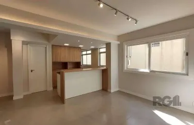 Apartamento semi mobiliado, 67m², 2 dormitórios, 1 vaga no bairro petrópolis