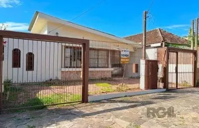 Casa em porto alegre, no bairro ipanema, com 4 dormitório(s), e 4 banheiros, à venda.