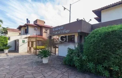 Excelente casa em condomínio com três (3) dormitórios, uma (1) suíte, duas (2) vagas de garagem próximo ao barra shopping , no bairro cristal em porto alegre.