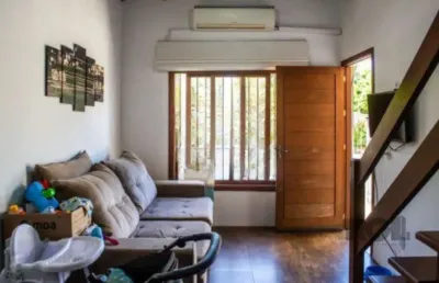 Casa com 3 quartos à venda na Avenida Nossa Senhora de Guadalupe, 204, Hípica, Porto Alegre