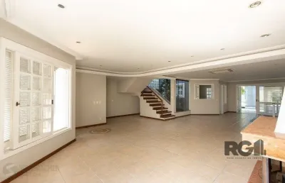 Belo sobrado, 3 quartos, 1 suite, piscina, 320m² privativos - tristeza