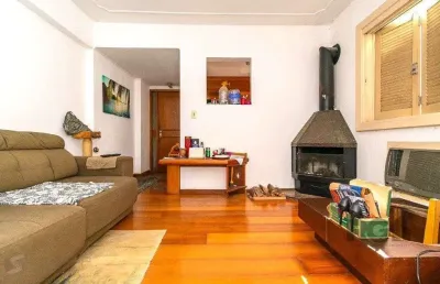 Apartamento na cidade baixa de 3 dormitórios desocupado e 2 vagas
