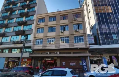 Vende apto de 02 dormitórios, sala, banheiro, cozinha e área de serviço