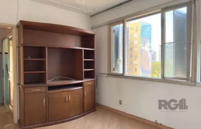 Apartamento mobiliado de 2 dormitórios, totalmente reformado, no centro histórico