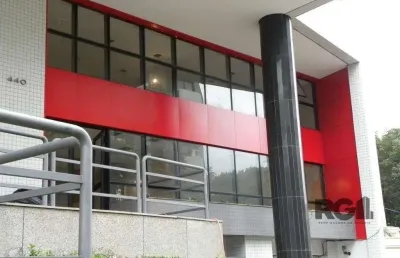 Loja com 113m² de área privativa no bairro três figueiras