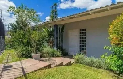 Casa com 3 quartos à venda na Rua Carlos Huber, 151, Três Figueiras, Porto Alegre