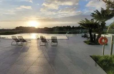 Lote especial a venda com 300m² (12x25) frente leste junto a infraestrutura principal do condomínio. pronto para construir com apenas 30% de entrada e saldo em até 24x com correção somente pelo incc.