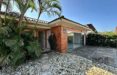 Casa com 3 quartos à venda na Rua Jandáia, 696, Atlântida, Xangri-Lá