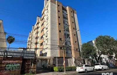 Apartamento 2 dormitórios com 2 vagas garagem na cidade baixa.