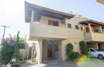 Casa em condomínio de 105m² - 2 dormitórios e 1 vaga no bairro guarujá