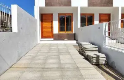 Sobrado pronto, no jardim itu-sabará: 2 dormitórios, 1 suíte.