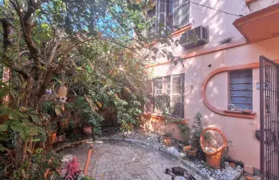 Casa com 5 quartos à venda na Rua Santos Neto, 110, Petrópolis, Porto Alegre