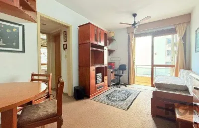 Apartamento para locação 1 d com sacada no centro histórico de porto alegre.