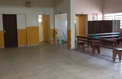 Prédio comercial, com lojas alugadas, centro de butiá. preço atrativo