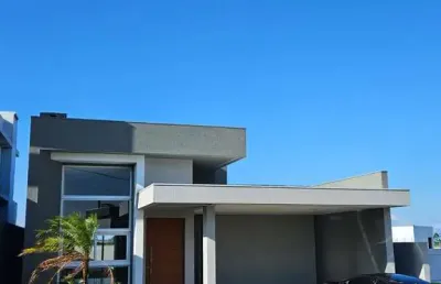 Casa em condomínio fechado com 178 m2 com 3 dormitórios sendo 1 suíte e 4 vagas.