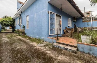 Casa com 3 quartos à venda na Rua Guilherme Alves, 1816, Partenon, Porto Alegre