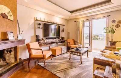 Casa com 3 quartos à venda na Rua Joaquim Cruz, 261, Santo Antônio, Porto Alegre