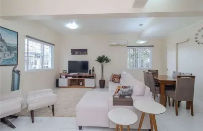 Casa com 3 quartos à venda na Rua Derocy Peres da Palma, 174, Lomba do Pinheiro, Porto Alegre