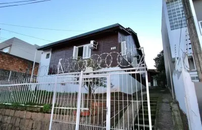Casa para venda - 90m², 5 dormitórios, sendo 1 suites, 5 vagas - teresópolis