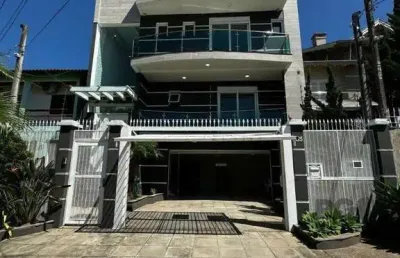 Casa de altíssimo padrão na zona norte de porto alegre.