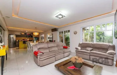 Vende exelente casa com 442m² , 4 dormitórios suíte, garagem para 4 carros