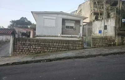 Casa com 2 quartos à venda na Beco F, 120, Ipanema, Porto Alegre