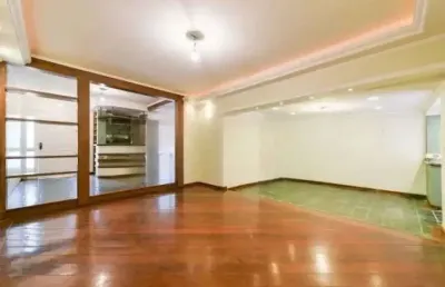 Casa térrea com piscina, jardim e 3 dormitórios jardim botanico