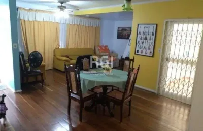 Casa com 3 quartos à venda na Rua São Mateus, 856, Jardim do Salso, Porto Alegre