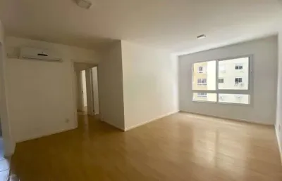 Apartamento de 3 dormitórios, 1 suíte e uma 1 vaga coberta.
