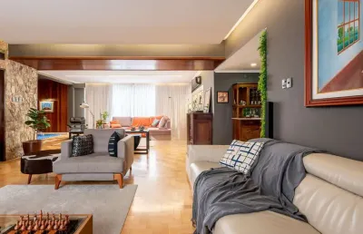 Apartamento com 295m² e 3 dormitórios, 1 suíte, 2 vagas individuais, no bairro independência