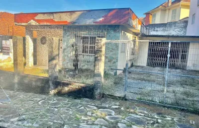 Casa no passo da areia, precisa reformas, terreno de 270 m²