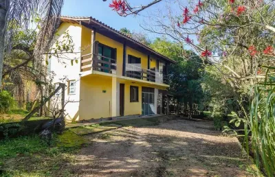 Ótimo sitio com 2 dormitórios no bairro hípica com área frutífera