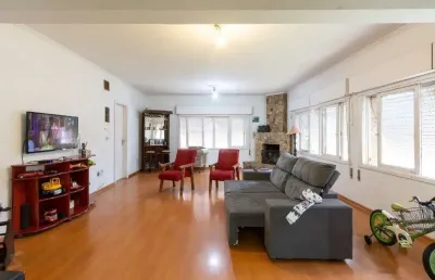 Casa com 4 quartos à venda na Rua Coronel Neves, 814, Medianeira, Porto Alegre