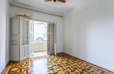 Vende-se apartamento com 2 quartos, 79 m² e sacada - centro histórico