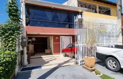 Sobrado para venda em curitiba, xaxim, 3 dormitórios, 2 suítes, 3 banheiros, 3 vagas