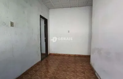 Casa para aluguel, 2 quartos, 1 vaga, quintino - divinópolis/mg