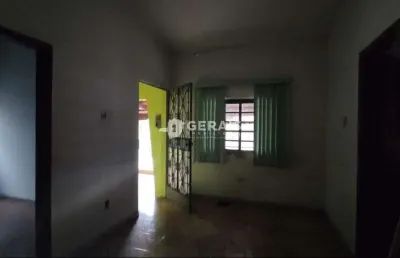 Casa à venda, 4 quartos, interlagos - divinópolis/mg