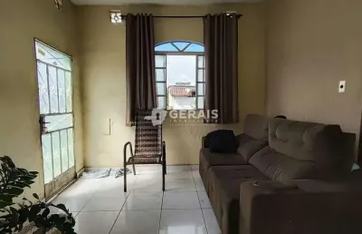 Casa com 3 quartos à venda no São Luís, Divinópolis 