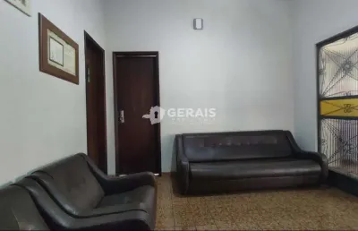 Casa à venda, 3 quartos, 1 vaga, centro - divinópolis/mg