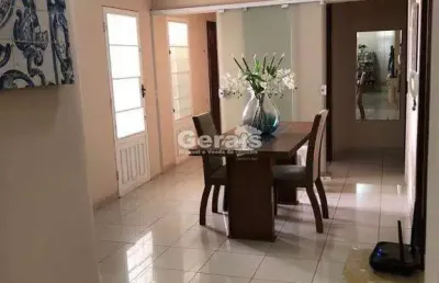 Casa à venda, 3 quartos, 1 suíte, 1 vaga, centro - oliveira/mg