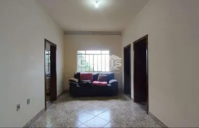 Casa à venda, 2 quartos, 1 vaga, bom pastor - divinópolis/mg