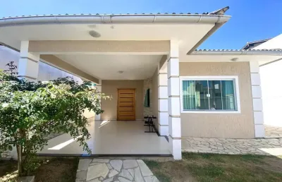 Casa 3 quartos com piscina no condomínio dos pássaros
