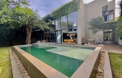 Sobrado finamente decorado à venda no recanto tropical