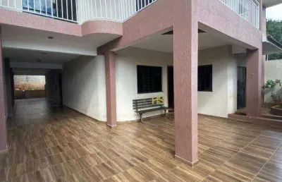 Sobrado a 20 metros da avenida brasil, excelente para empresa e aceita troca por terreno ou imóvel menor valor