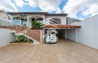 Essa casa é para quem procura por espaço e uma ótima localização!