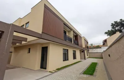 Sobrado novo à venda no bairro boqueirão em curitiba com sacada e closet