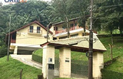 Casa com 3 dormitórios à venda, 357 m² por r$ 1.200.000,00 - progresso - blumenau/sc